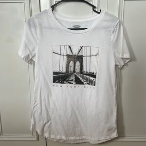 Women’s Small White Old Navy NYC T-Shirt‎